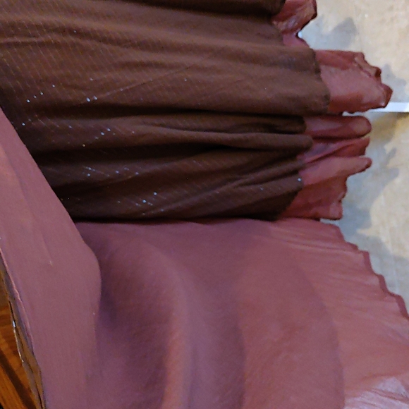 Wrap around Maxi Skirt, fits many sizes - Picture 7 of 9